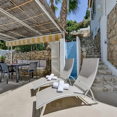 Guzman - Roseline Villa *
